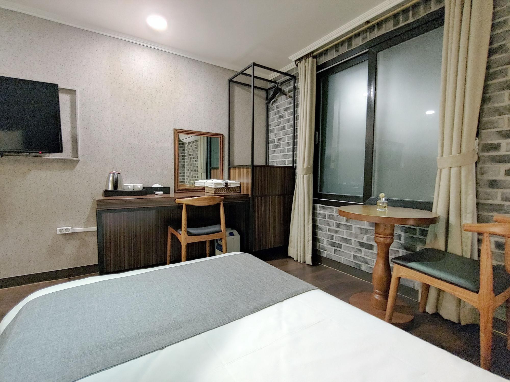 Hotel Tong Yeondong Jeju Exterior photo