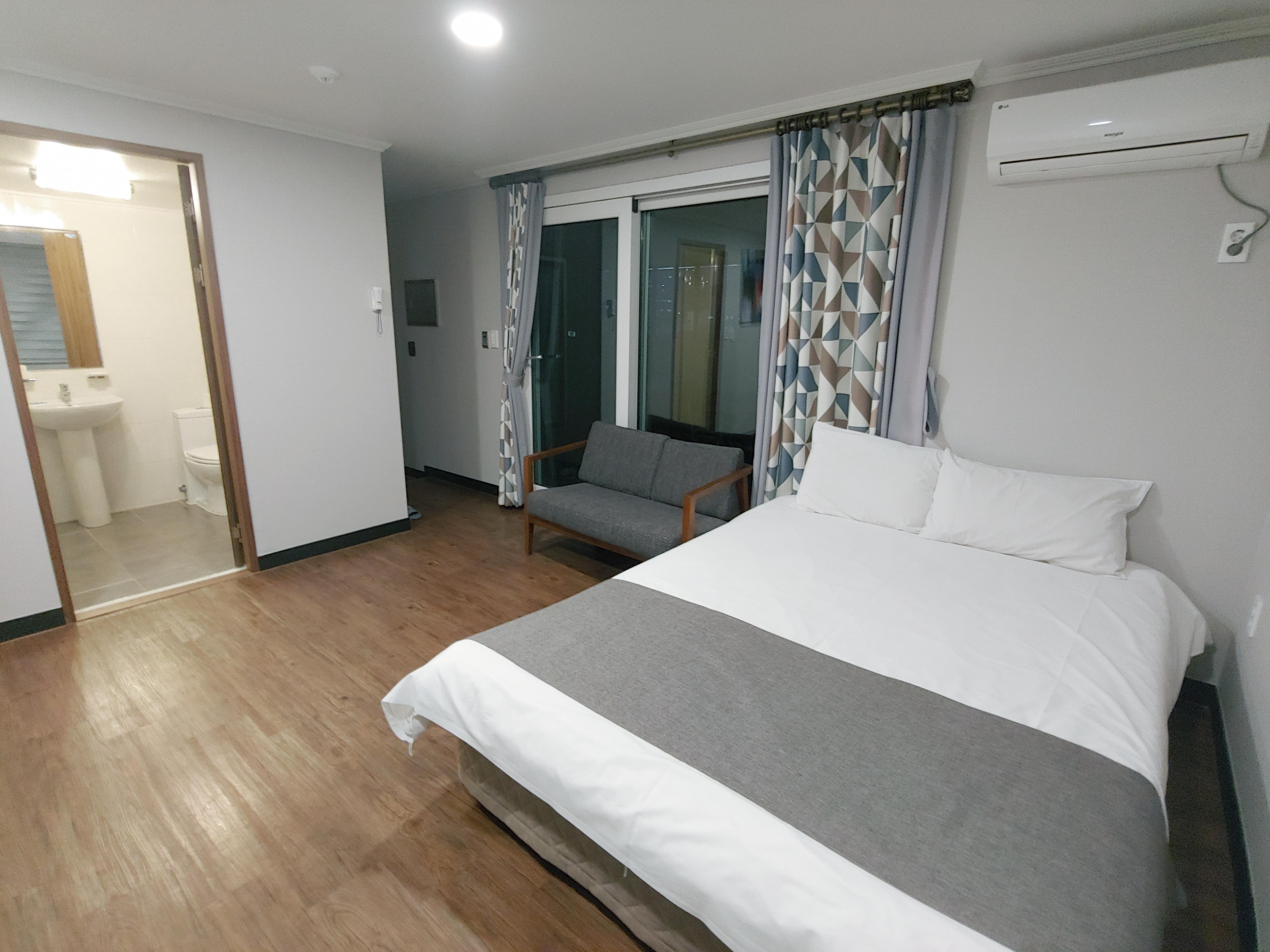 Hotel Tong Yeondong Jeju Exterior photo