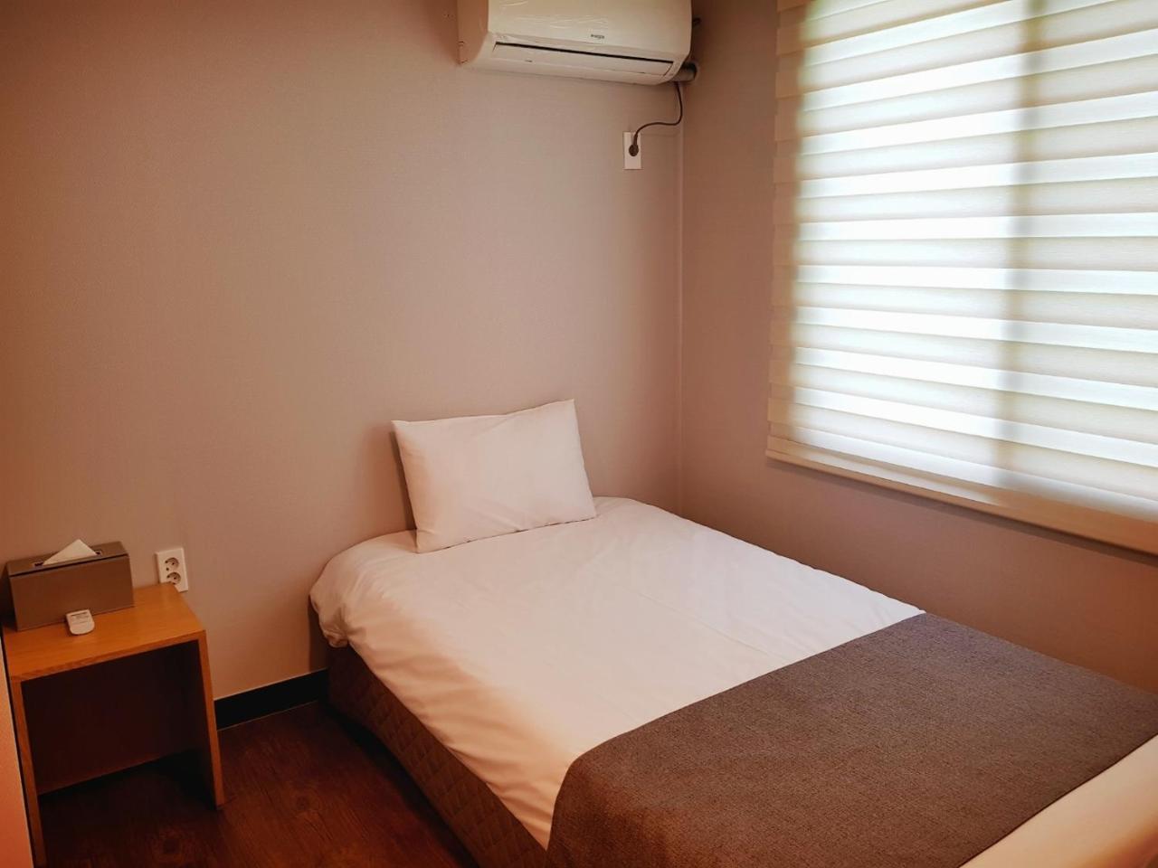 Hotel Tong Yeondong Jeju Exterior photo