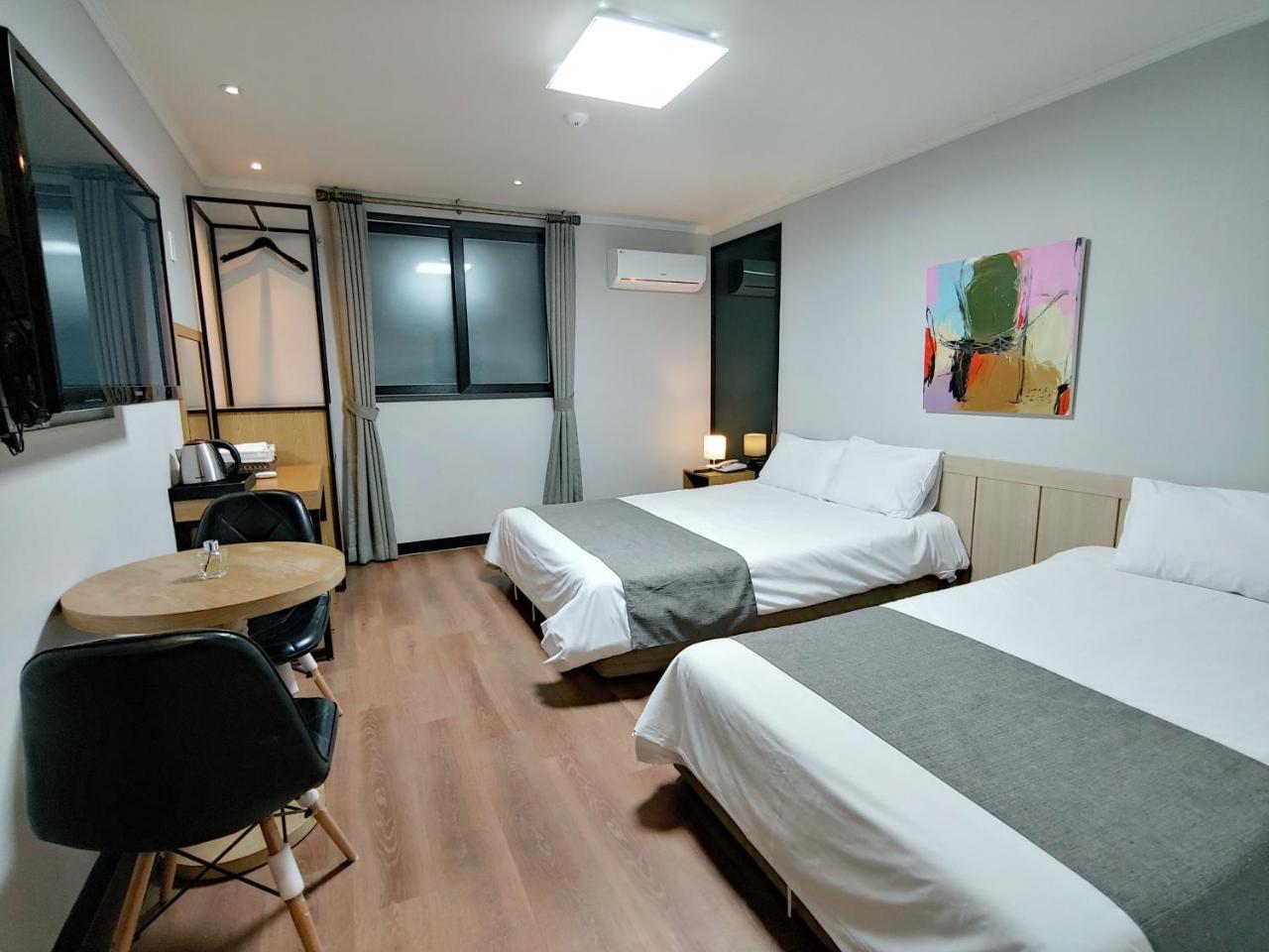Hotel Tong Yeondong Jeju Exterior photo