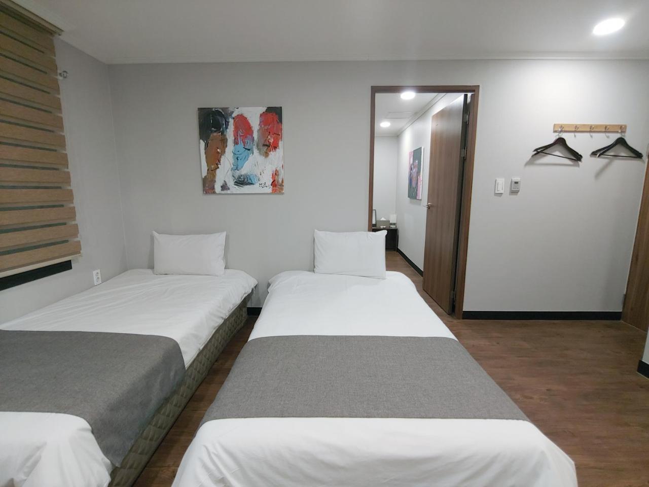 Hotel Tong Yeondong Jeju Exterior photo