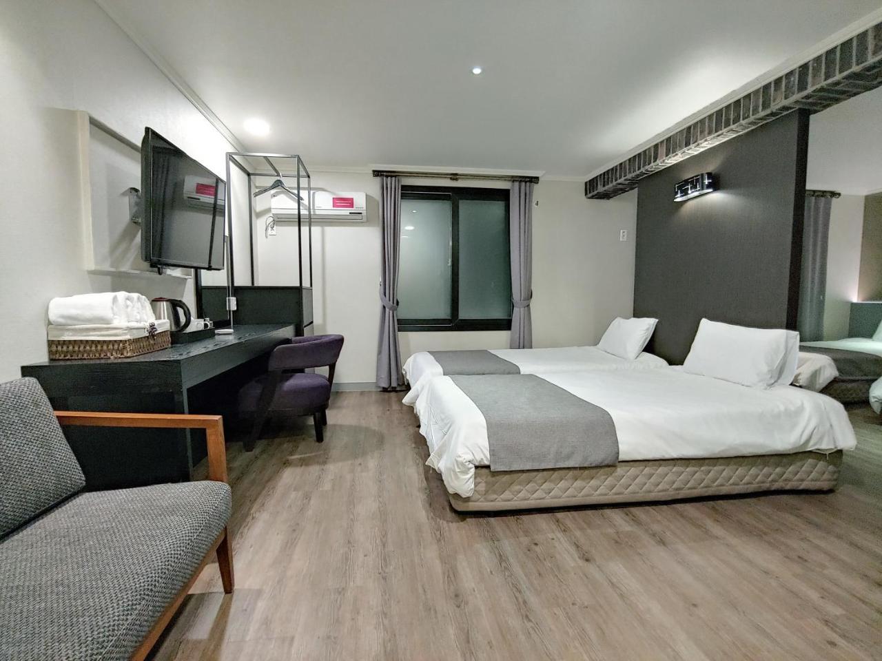 Hotel Tong Yeondong Jeju Exterior photo